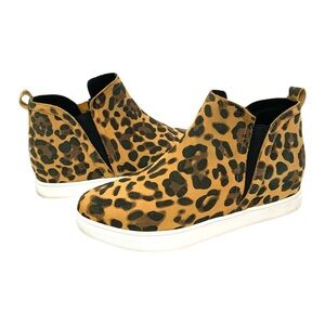 Blondo  On Trend Cheetah Print High-Top Sneakers Waterproof Size 9